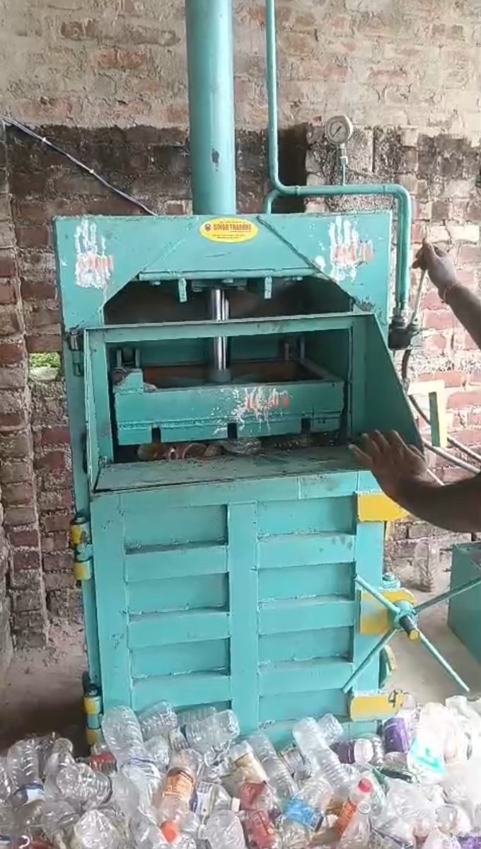 Scrap baling press machine
