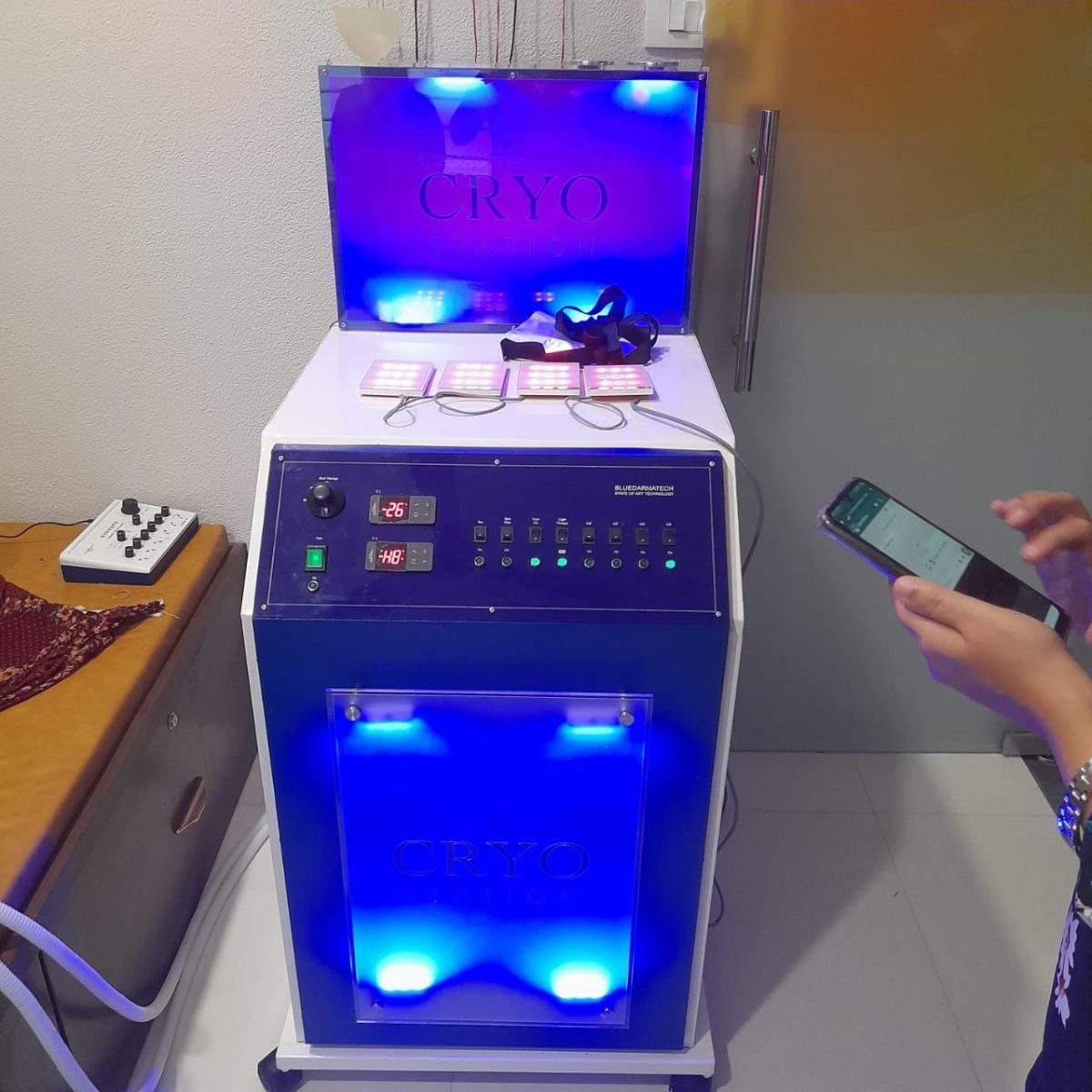 Cryo therapy Laser Therapy Vacuum Machine